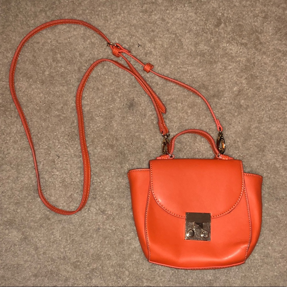 Orange crossbody bag 🧡